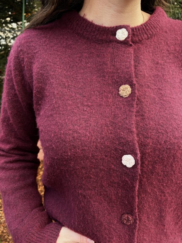 Gilet Bordeaux Bouton à Fleurs 1