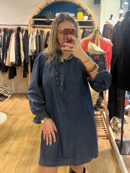 Robe En Jean Bleu À Col Collerette 1