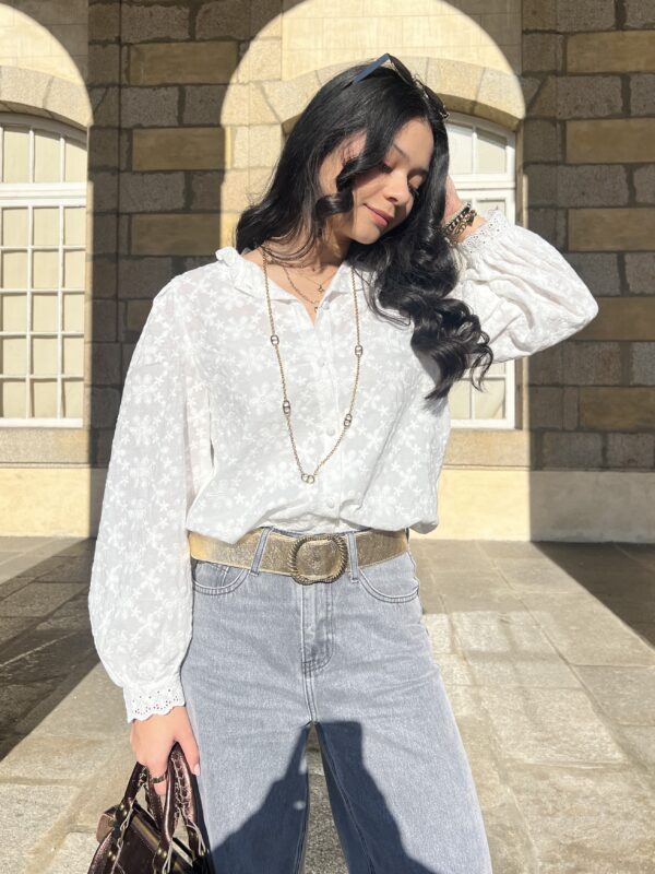 Chemise Blanche à Détails Fleurs 3