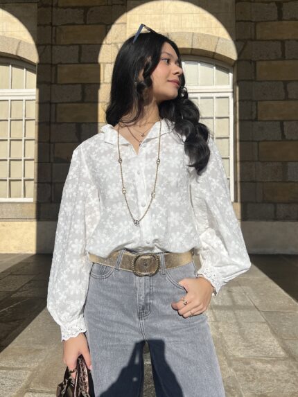 Chemise Blanche à Détails Fleurs