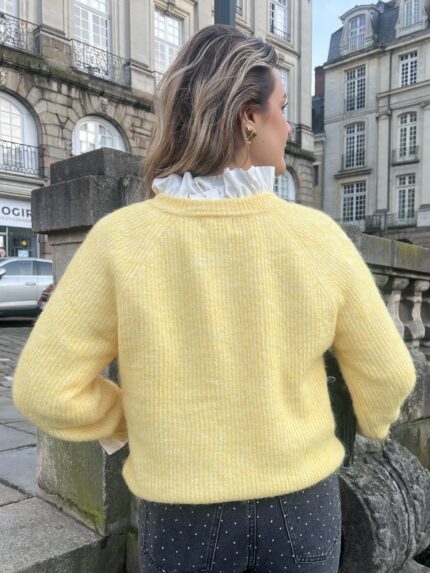 Gilet Jaune En Laine À Boutons Blancs