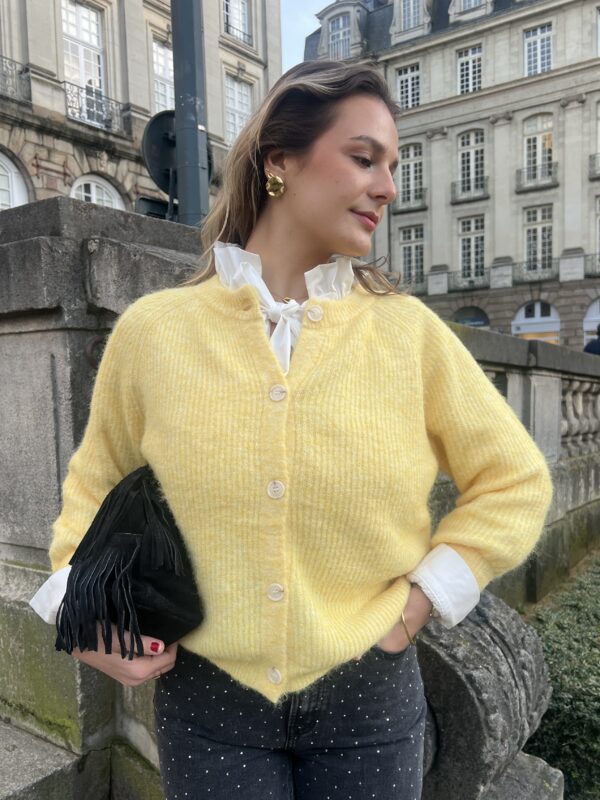 Gilet Jaune En Laine À Boutons Blancs