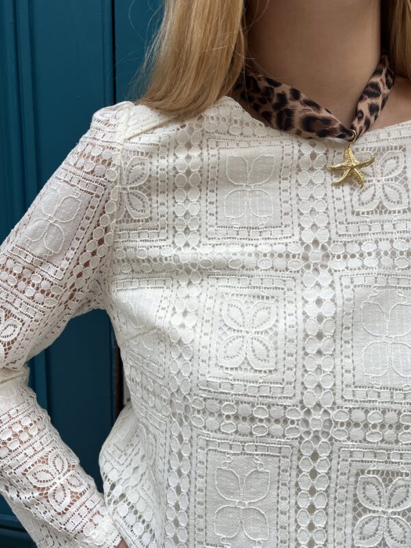 Haut Dentelle À Détails Boutons Ivoire