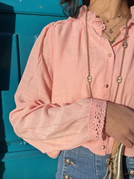 Blouse avec dentelle rose