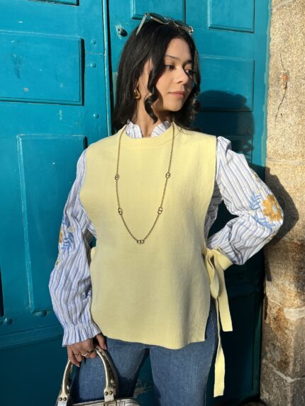 Pull Sans Manches Jaune À Nouer